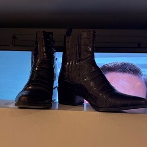 Elegant dark brown  Croc-Embossed Ankle Boots